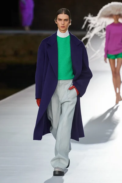 Look 53